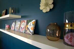 Modern 6BRM House Big Group at Pakenham