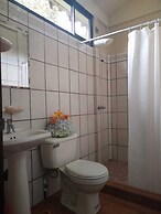 Cabinas las Manzanas Bed y Breakfast