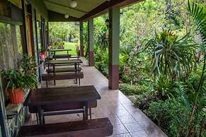Cabinas las Manzanas Bed y Breakfast