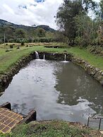 Cabinas las Manzanas Bed y Breakfast