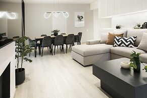 Ultra Chic Modern 4 Bedrooms Apartment in Athens