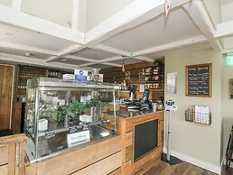 Harcombe House Bungalow 1