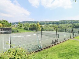 Harcombe House Bungalow 1