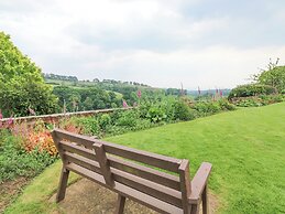 Harcombe House Bungalow 1