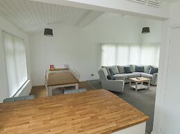 Harcombe House Bungalow 1