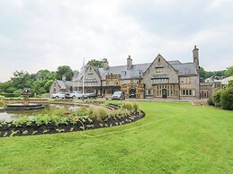 Harcombe House Bungalow 1