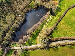 Harcombe House Bungalow 3