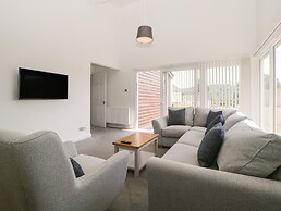 Harcombe House Bungalow 3