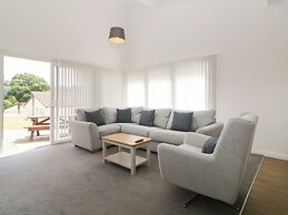 Harcombe House Bungalow 5