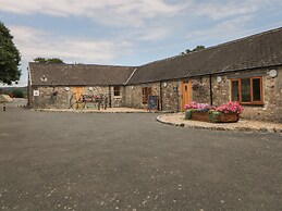 Harcombe House Bungalow 7