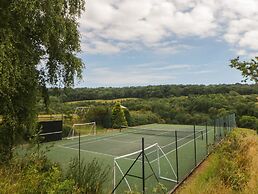 Harcombe House Bungalow 7