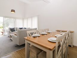 Harcombe House Bungalow 8