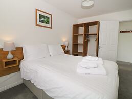 Harcombe House Bungalow 8