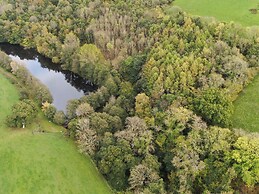 Harcombe House Bungalow 9