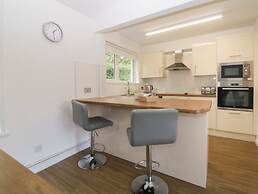 Harcombe House Bungalow 9