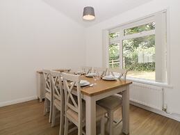 Harcombe House Bungalow 9