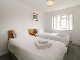 Harcombe House Bungalow 4