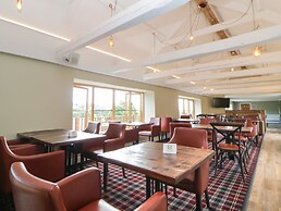 Harcombe House Bungalow 4