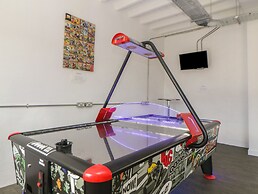 Harcombe House Bungalow 12