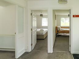 Harcombe House Bungalow 11