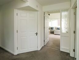 Harcombe House Bungalow 11