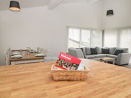 Harcombe House Bungalow 11