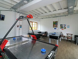 Harcombe House Bungalow 11