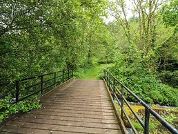 Harcombe House Bungalow 11