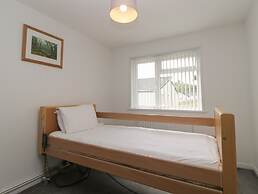 Harcombe House Bungalow 11