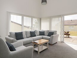 Harcombe House Bungalow 11