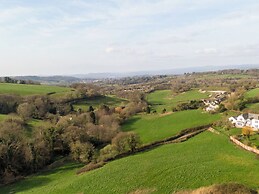 Harcombe House Bungalow 11