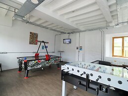 Harcombe House Bungalow 11