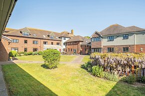 Marine Court Three Bedroom Second-floor Apartment 32