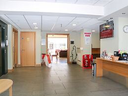 Flat 32 - Marine Court