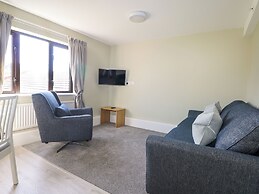 Flat 32 - Marine Court