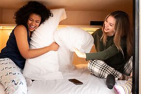 Petit Hostel Palacio Real