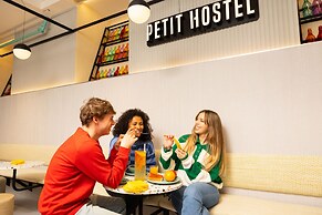 Petit Hostel Palacio Real