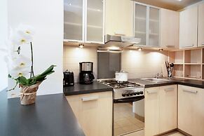 Studio Świętokrzyska Warsaw by Renters