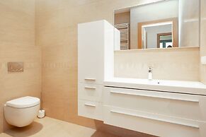 Apartment Jeziorańskiego by Renters