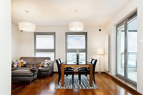 Apartment Jeziorańskiego by Renters