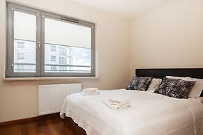 Apartment Jeziorańskiego by Renters