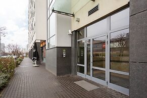 Apartment Jeziorańskiego by Renters