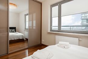 Apartment Jeziorańskiego by Renters