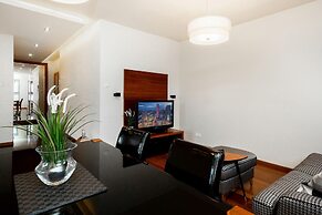 Apartment Jeziorańskiego by Renters