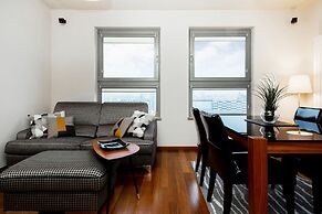 Apartment Jeziorańskiego by Renters