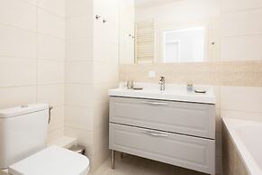 Rondo Wiatraczna Warsaw by Renters