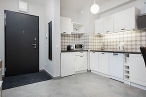Warsaw Apartment Obozowa by Renters