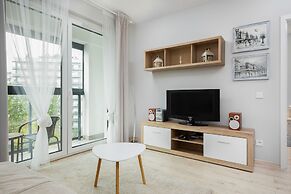 Warsaw Apartment Obozowa by Renters