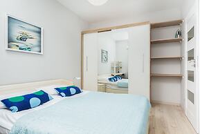 Warsaw Apartment Obozowa by Renters