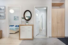 Warsaw Apartment Obozowa by Renters